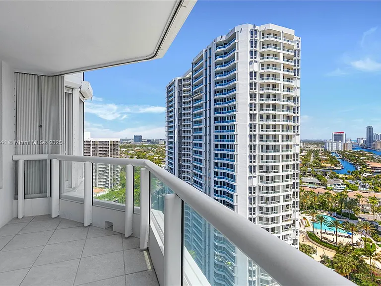 21055 Yacht Club Dr #2203 — Photo 23