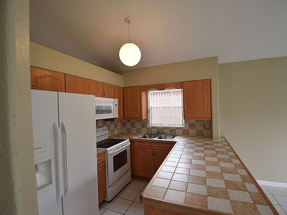 5th image of 15115 NW 89th Ct