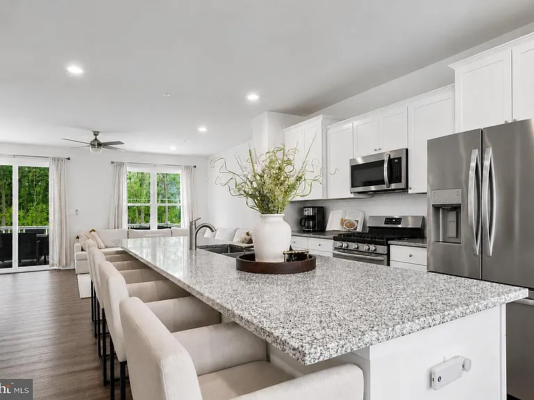 2764 Bridgewater Dr — Photo 8