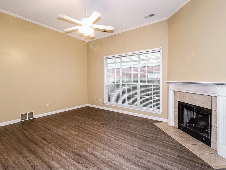 8691 Overcup Oaks Dr — Photo 6