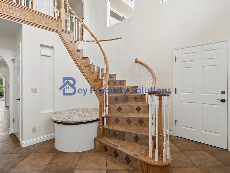 599 Woodland Dr — Photo 5