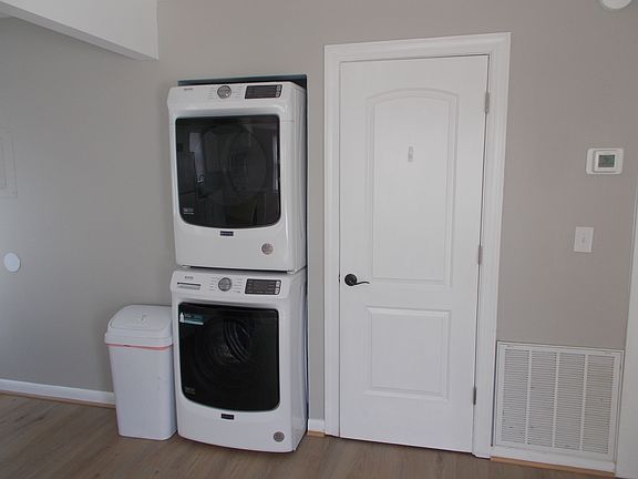 4th image of 208 Grandview Dr #A