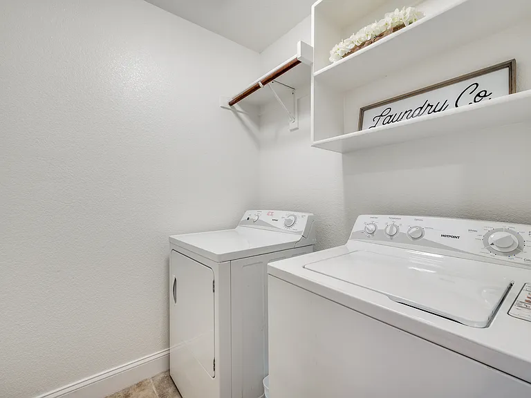 9512 Shirland Ln — Photo 31