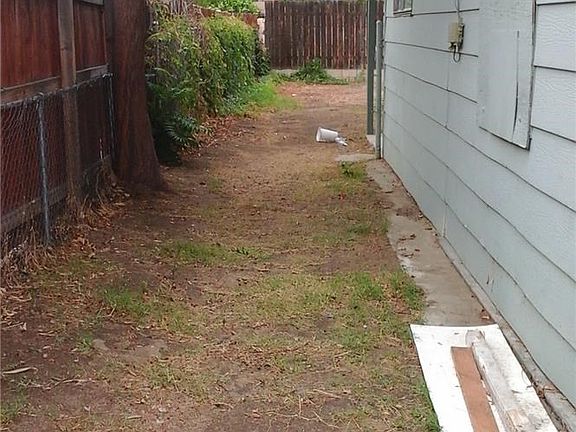 5th image of 290 Brown St