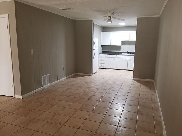 1st image of 4964 Central Dr APT C
