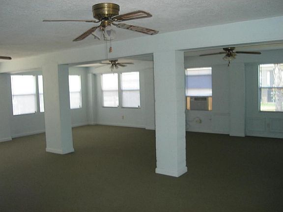 3rd image of 863 Bonita St