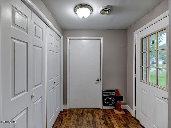 3rd image of 172 Ivy Ln