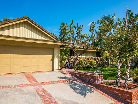3rd image of 860 Crest Vista Dr
