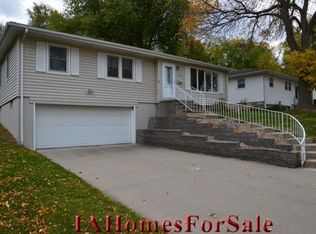 2059 Carolina Dr NE, Cedar Rapids, IA 52402