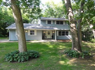2658 Oak Crest Cir, Sun Prairie, WI 53590