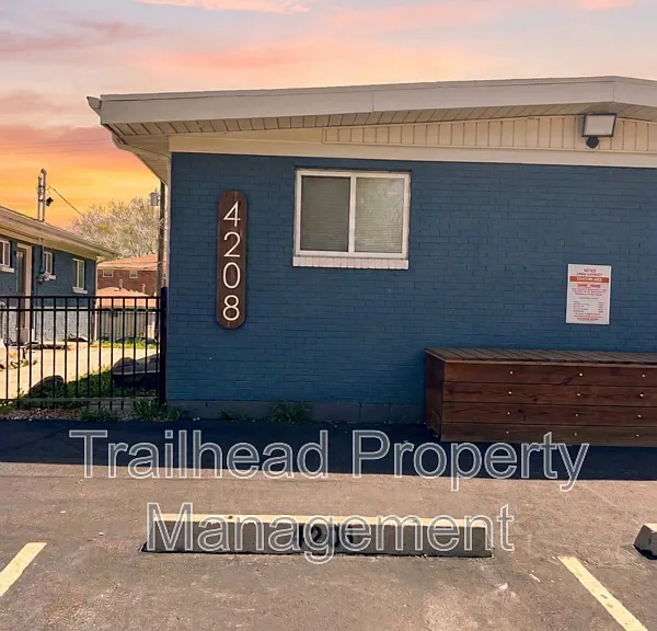 4208 Lloyd St — Photo 1