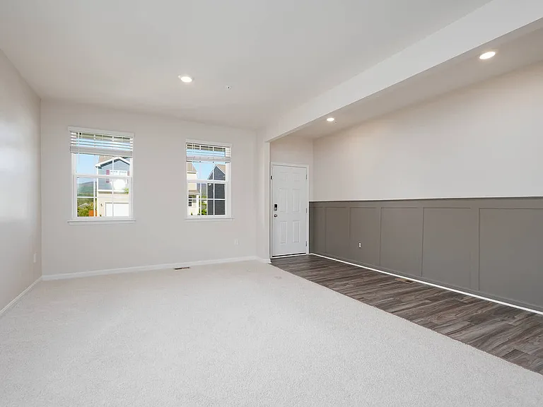 2085 Pomona Way — Photo 33