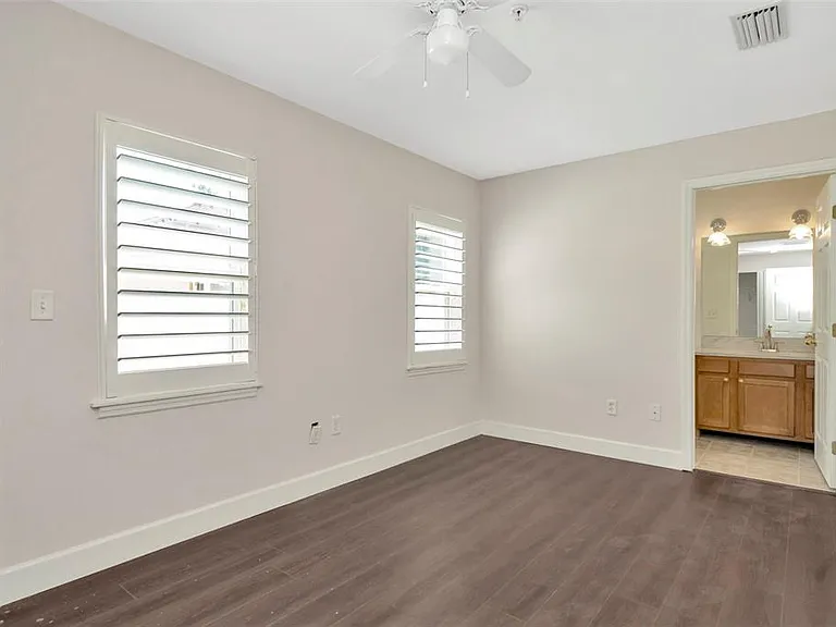 3213 Marcellus Cir — Photo 27