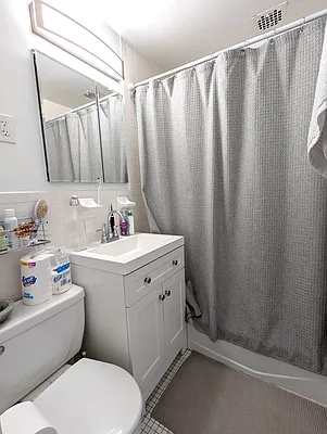 Rented by Manhattan Spaces | media 16