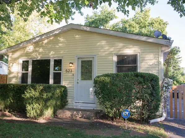 523 W Hawthorne Dr, Round Lake Beach, IL 60073
