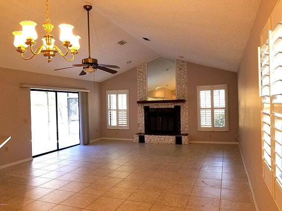 5th image of 4409 E Spruce Dr