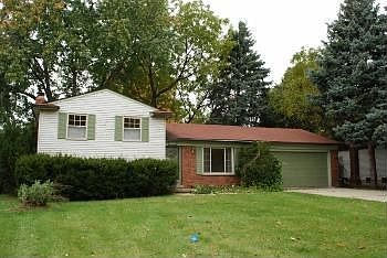 1st image of 2836 Foster Ave