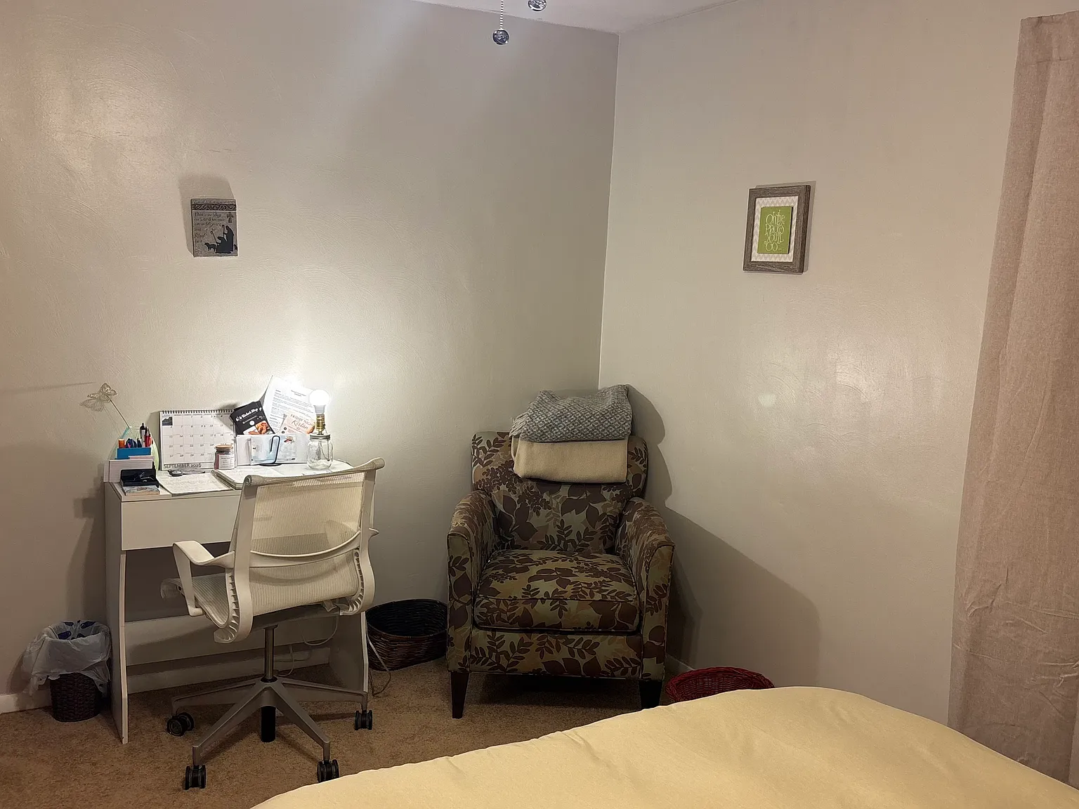 1 bed, 2700 sqft, $1,000 — Photo 2