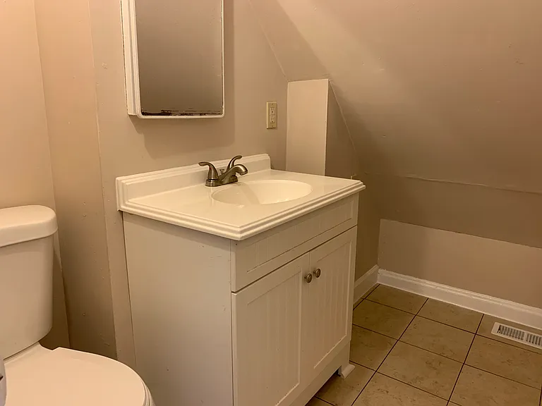 3042 Gilbert Ave #2 — Photo 40
