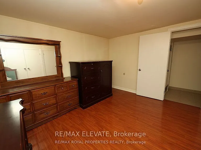 14 Mozart Ave — Photo 10