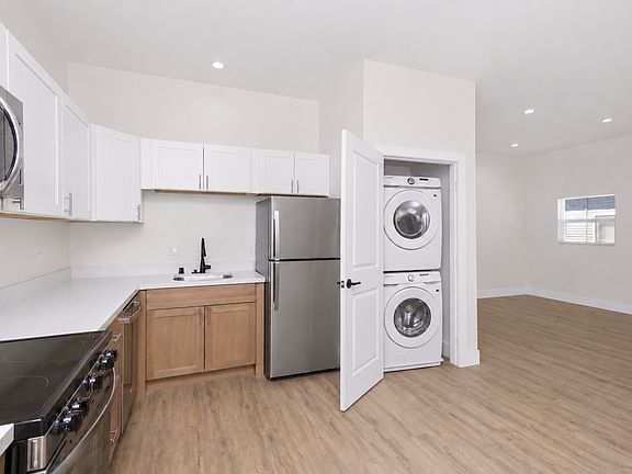 3rd image of 1823 P St APT 5