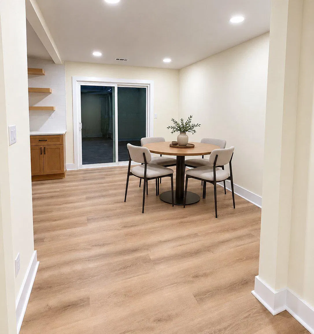 3 bed, 1.5 bath, 1323 sqft, $2,000 — Photo 4