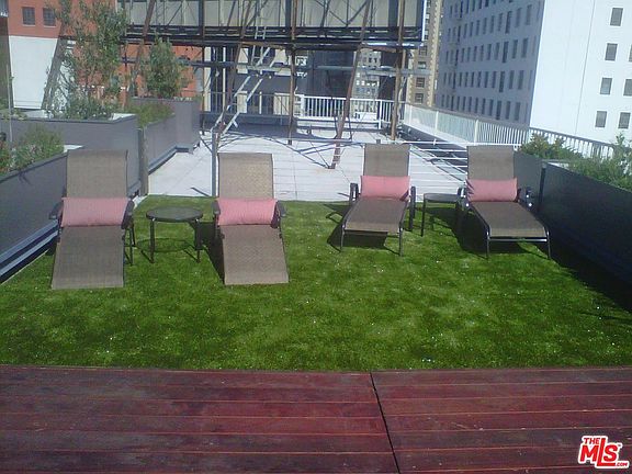 4th image of 308 E 9th St APT 202