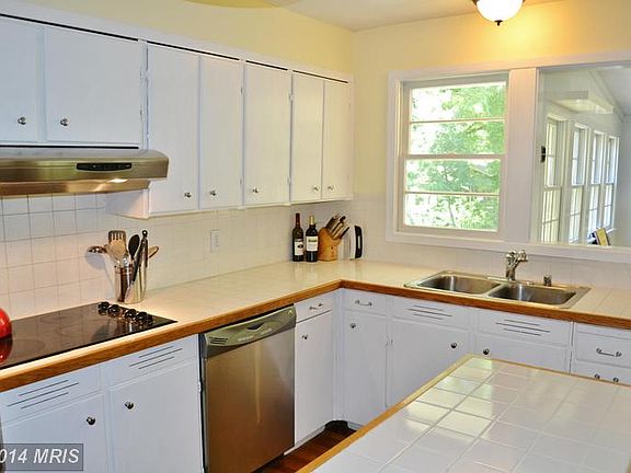 5th image of 146 Porter Dr