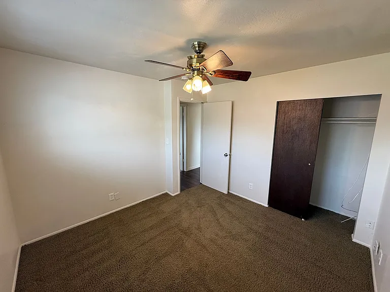 735 W Carter Dr. — Photo 7