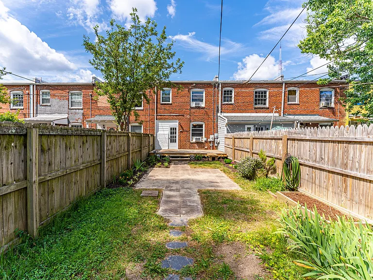 3028 W Leigh St — Photo 25