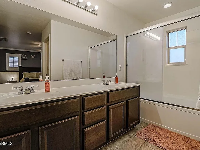 2896 N Claire Dr — Photo 7