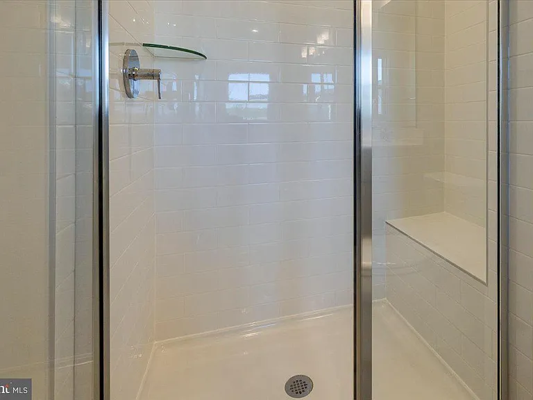 9390 Tanfield Dr — Photo 44