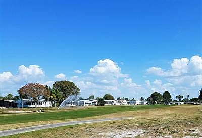 5th image of 2135 Bayou Dr S