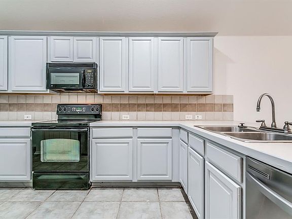 3rd image of 600 Brookbank Dr