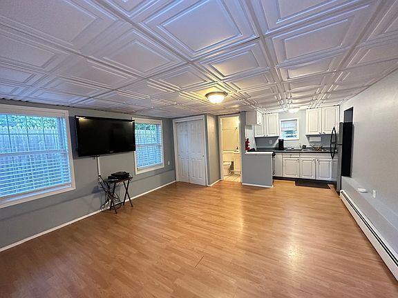 5th image of 18 Cynthia Ln