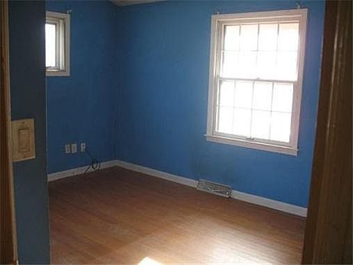 5th image of 10506 W 89th St