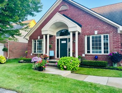 16580 Sienna Cir, Clinton Township, MI, 48038
