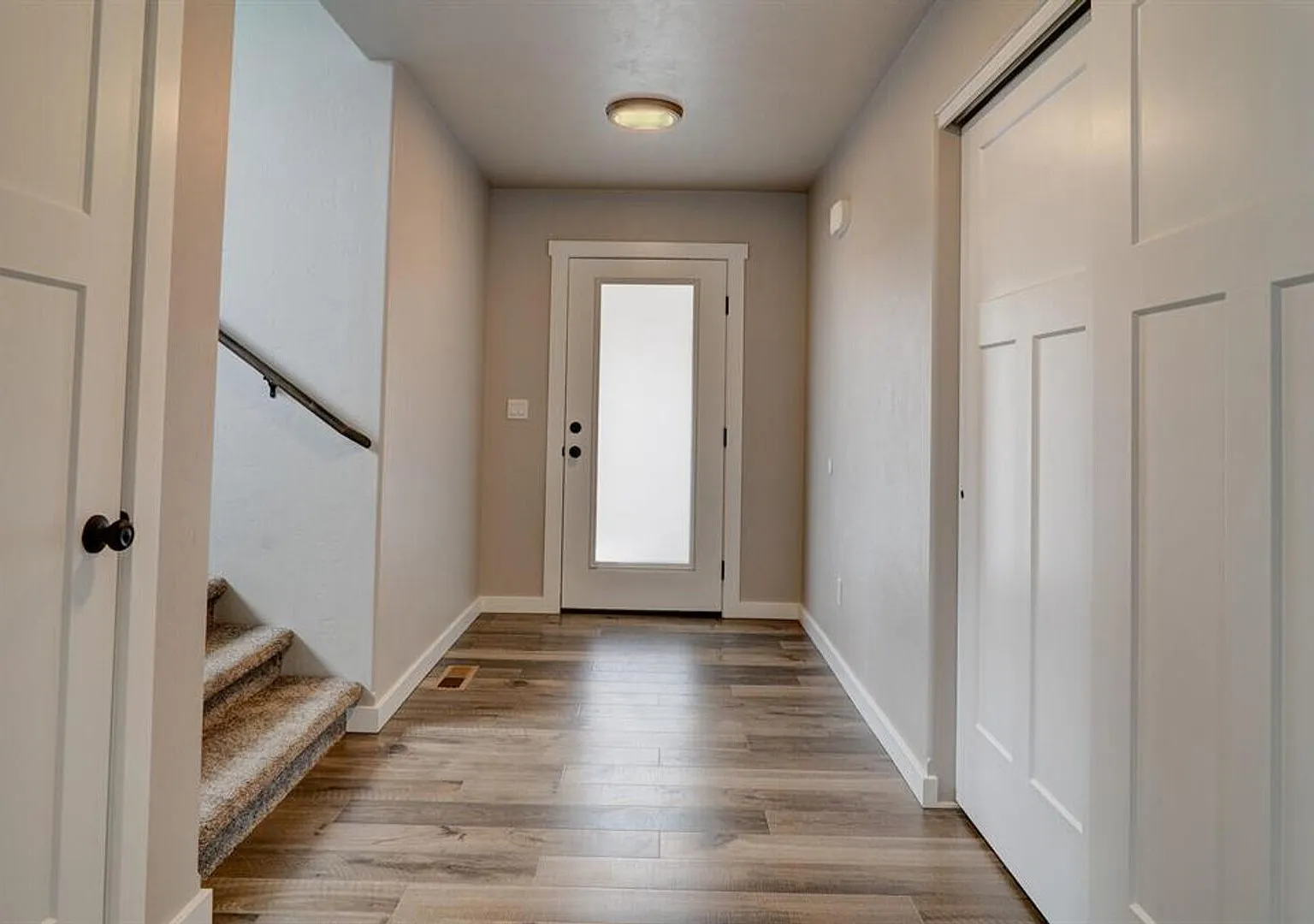 Spacious 3 Bedroom Home in Aspen Creek Estates with Mountain Views — Photo 3