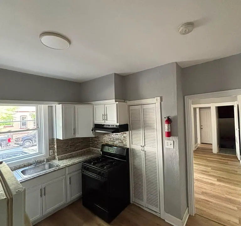31 Division St #1