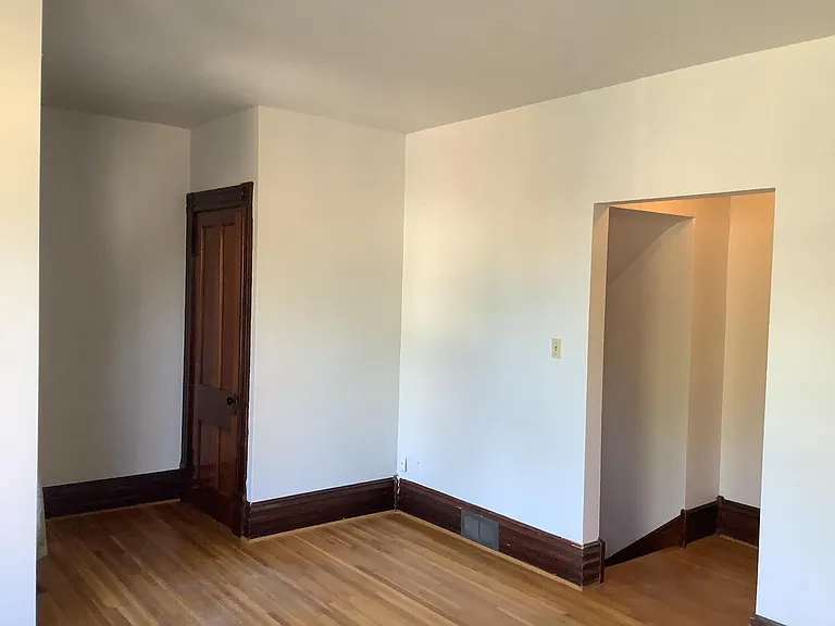 49 Clark Pl #UPSTAIRS — Photo 16