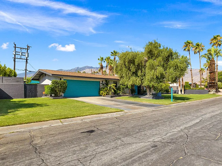 2445 E Del Lago Rd — Photo 2