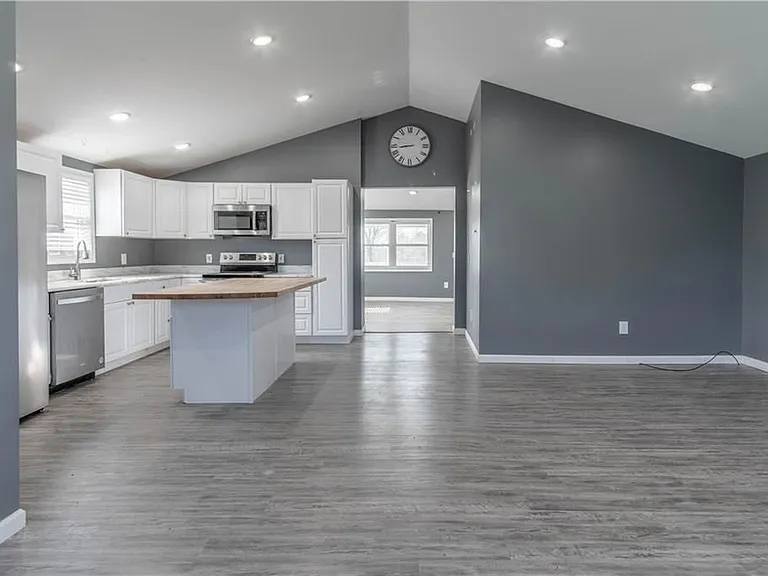 14530 Dodge Ave — Photo 22