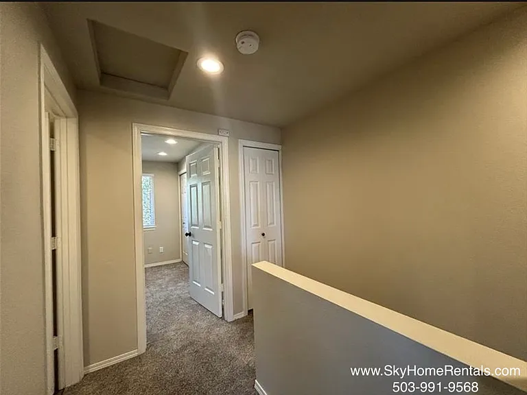 2180 Maplewood Dr S — Photo 11