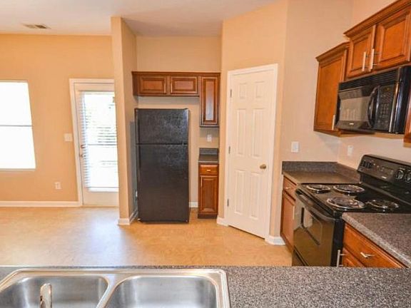 5th image of 2418 Camden Oak Way