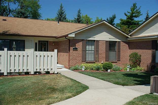 1st image of 40137 Newport Dr