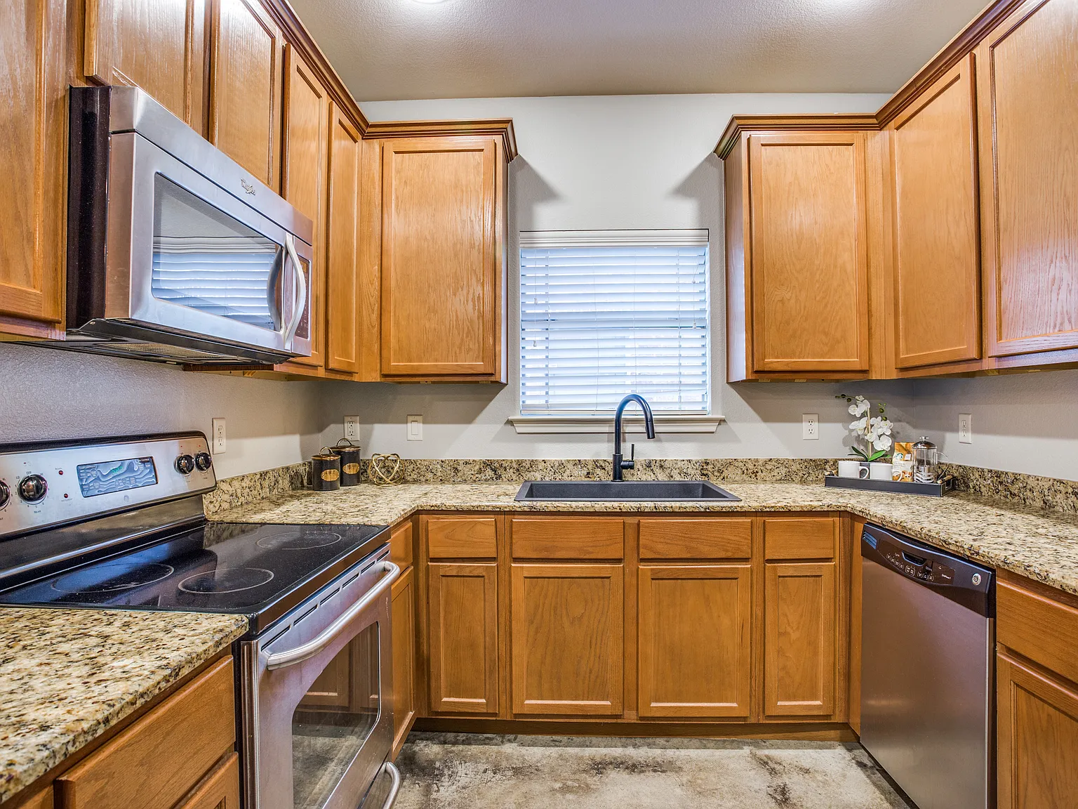 3125 Waits Avenue - 101 — Photo 4