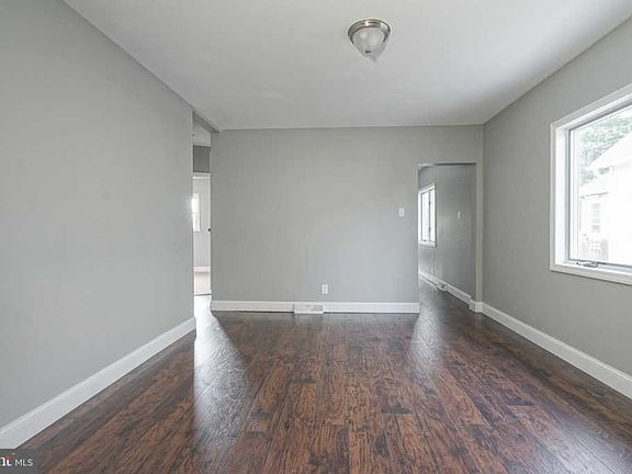 5th image of 9 E Haines Ave