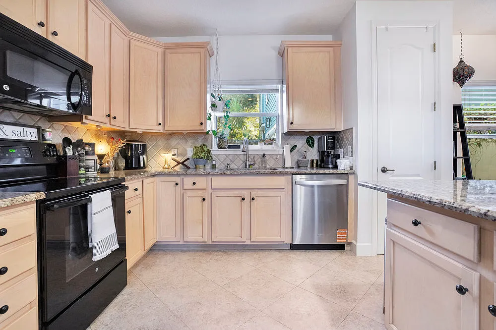 3 bed, 2.5 bath, 1796 sqft, $3,150 — Photo 4