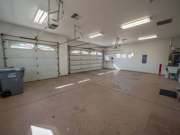 2541 W Spilsbury Ct — Photo 62