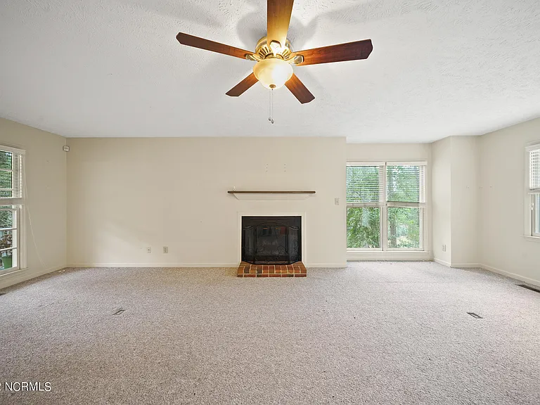 300 Clearfield Ln — Photo 12